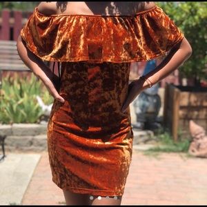 BEAUTIFUL OFF THE SHOULDER DRESS‼️